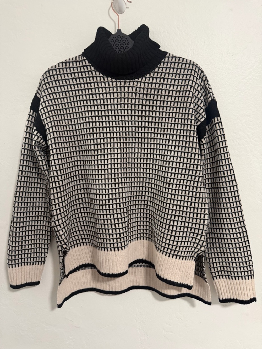 Verve Ami Black and Cream Patterned Turtleneck Sweater Medium NWT - Picture 1 of 11